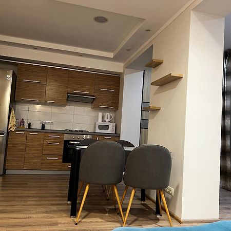 Vip Апартаменти Центр Riwne Exterior foto