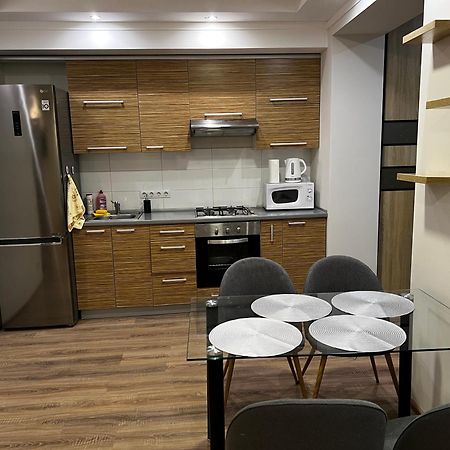 Vip Апартаменти Центр Riwne Exterior foto