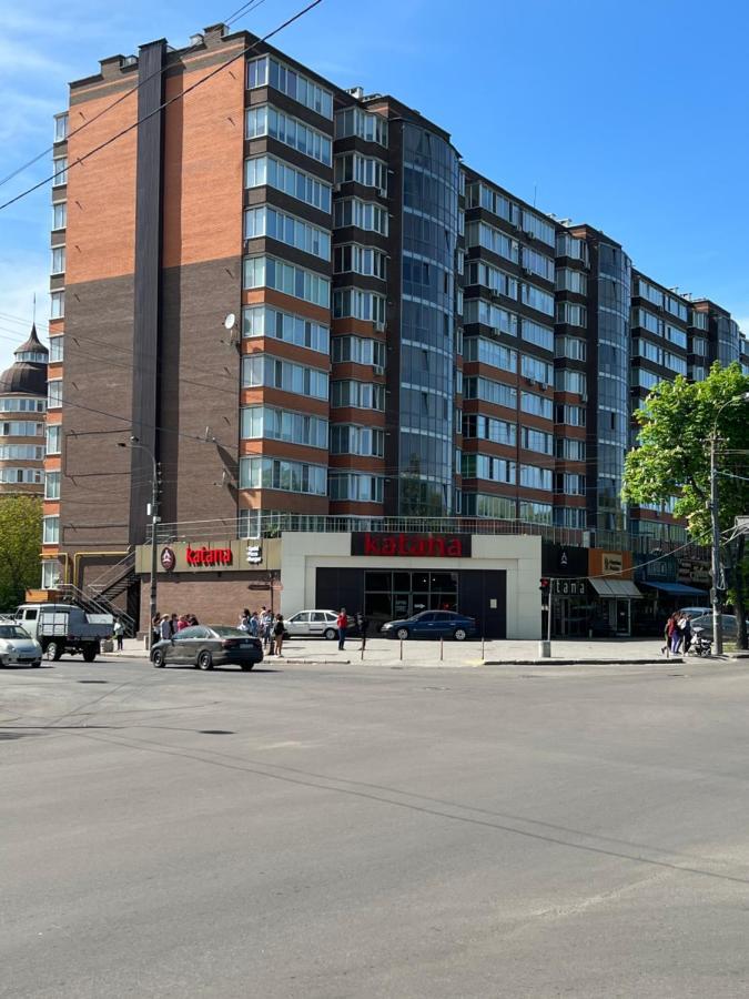 Vip Апартаменти Центр Riwne Exterior foto